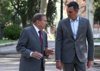 Pedro Sánchez recibe a Edmundo González Urrutia en medio de crecientes tensiones entre España y Venezuela
