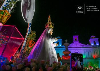 Ahuachapán celebra el colorido Día de los Farolitos