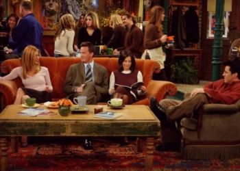 El histórico sofá de ‘Friends’ fue subastado por un monto increíble