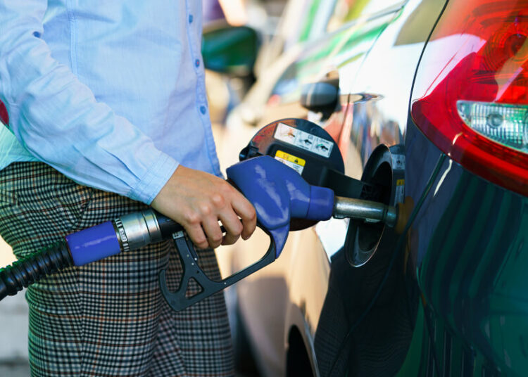 Precios de los combustibles experimentarán nueva baja de hasta $0.14 la presente quincena