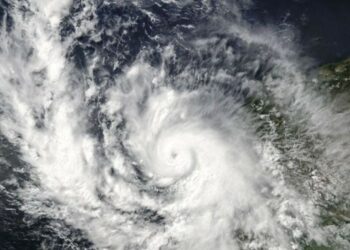 Huracán Helene alcanzó la categoría 2 y amenaza a Florida con potenciales daños catastróficos