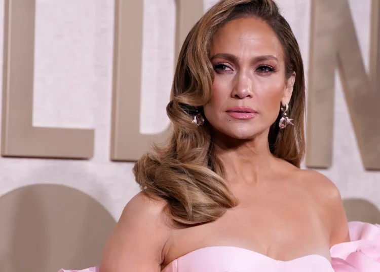 Jennifer Lopez se siente ‘tranquila y en paz’ tras solicitar el divorcio a Ben Affleck