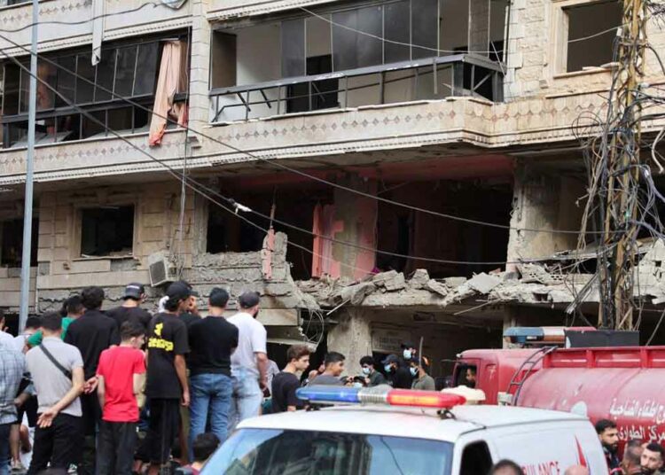 Líbano eleva a 31 los muertos en bombardeo israelí en Beirut