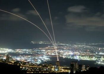 Israel intercepta misil de Hezbolá dirigido a Tel Aviv
