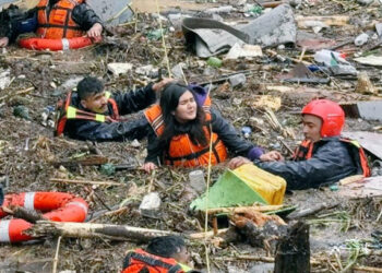Inundaciones en Nepal dejan 101 muertos y 64 desaparecidos