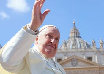 El Papa Francisco parte en el viaje más largo de su papado