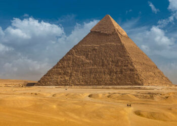 Detectan burbujas de plasma sobre las pirámides de Giza