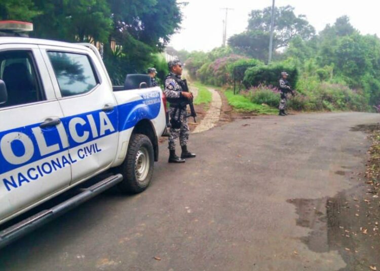 Bukele comparte reportaje de CNN donde salvadoreños expresan que «nunca se han sentido tan libres»