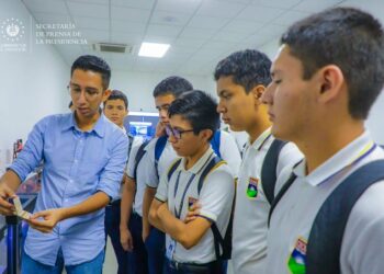 Estudiantes de San Marcos y Atiquizaya se instruyen en aspectos relacionados a la innovación y tecnologías digitales