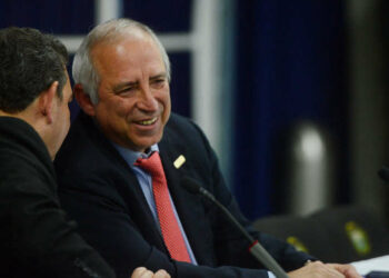 Sigfrido Reyes demanda al Estado salvadoreño por sus derechos humanos