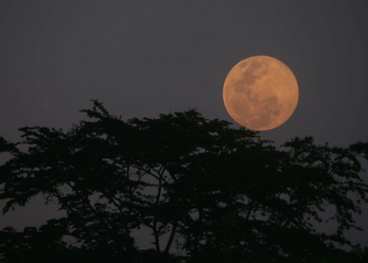 El Salvador será testigo este miércoles 18 de septiembre de la superluna más grande del año que estará acompañada de un eclipse parcial