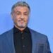 Sylvester Stallone revela en sus memorias cómo pasó de casi terminar en la silla eléctrica a ser una estrella de cine