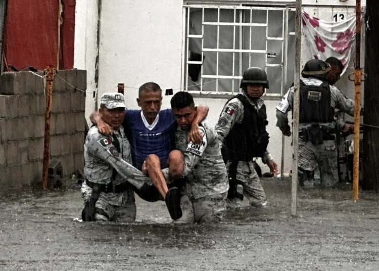 El huracán John deja 9 muertos y graves inundaciones en el sur de México tras volver a tocar tierra