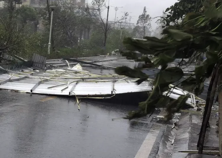 (VIDEOS) Tifón Yagi llega a Vietnam tras paso por China y Filipinas