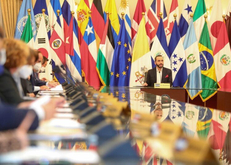 Presidente Nayib Bukele recibe cartas credenciales de nuevos embajadores de España, Panamá y Canadá para El Salvador