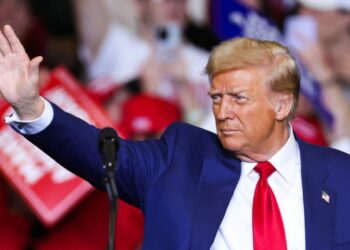 Trump encabeza mitin en Nueva York tras comentarios vulgares y racistas de aliados