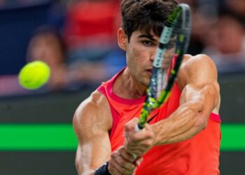 Alcaraz, Sinner y Medvedev a octavos del Masters 1000 de Shanghái