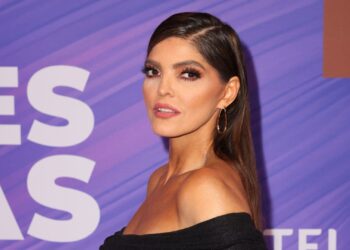 Ana Bárbara revela que enfrenta un grave problema que podría afectar su voz