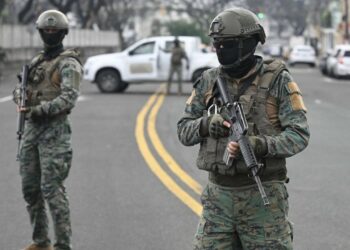 Asesinan a fiscal de Ecuador en ataque armado en medio de ola de violencia