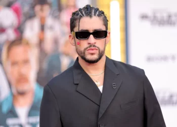 Jennifer Lopez, Bad Bunny, Ricky Martin y más apoyan a Kamala Harris tras insultos a Puerto Rico en mitin de Trump