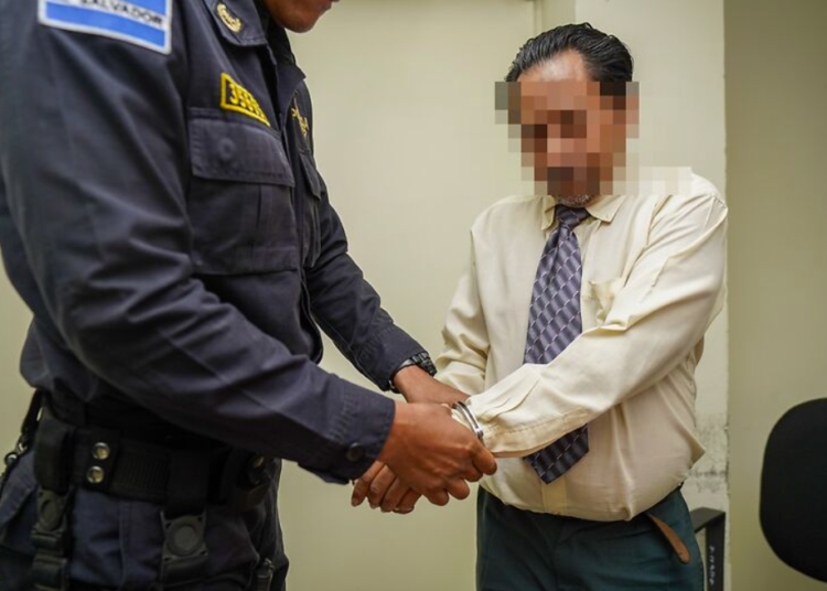 Capturan a fiscal auxiliar por revelación de hechos