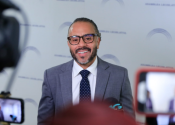 Presupuesto para cada diputado en 2025 bajará de $11 mil a $8 mil, anuncia Ernesto Castro