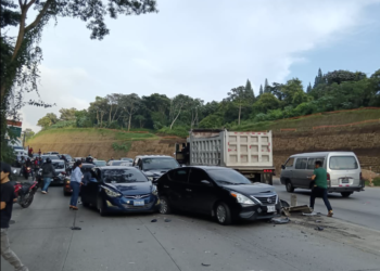 Reportan múltiple accidente de tránsito en carretera Los Chorros