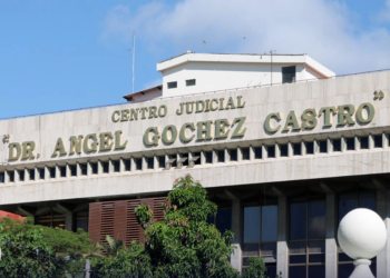 48 años de cárcel a mujer que extorsionó a transportistas de rutas que pasaban por el centro de San Salvador