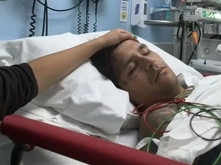 Christian Nodal es hospitalizado de emergencia