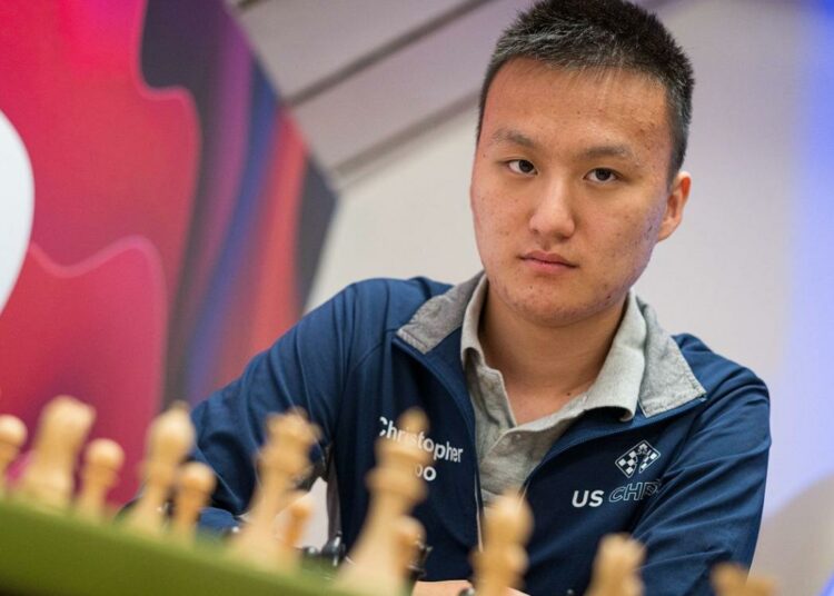 Christopher Yoo, gran maestro de ajedrez de solo 17 años, expulsado de un torneo y detenido tras agredir a una camarógrafa por la espalda