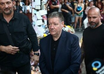 El padre de Liam Payne llegó a la Argentina para reconocer el cuerpo de su hijo