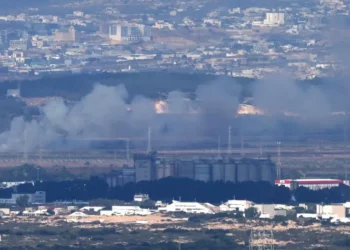 Hezbolá ataca centro de inteligencia y base naval en Israel