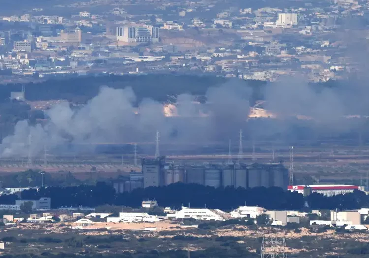 Hezbolá ataca centro de inteligencia y base naval en Israel