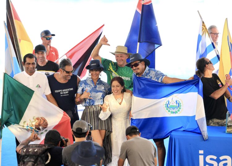 Ministerio de Turismo inaugura El Salvador ISA World Masters Surfing Championship