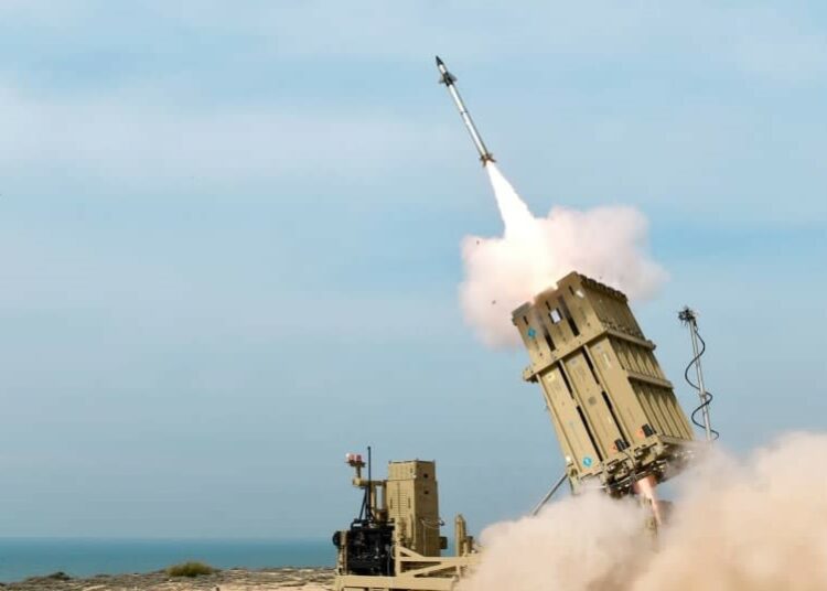 Israel alista sus defensas antiaéreas ante un posible ataque iraní con misiles balísticos