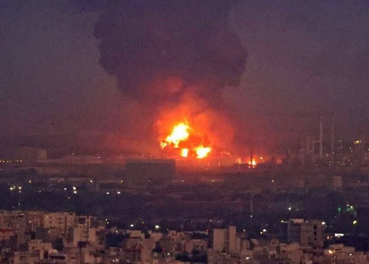 (VIDEOS) Israel anuncia ataques contra objetivos militares en Irán