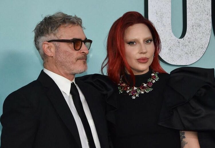 Joaquin Phoenix se queja con Lady Gaga por el final de Joker 2 en plena presentación