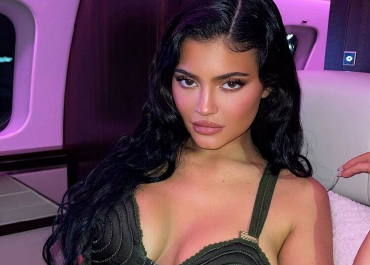 Kylie Jenner no puede seguir el ritmo de Internet