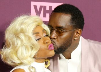La madre de P. Diddy compara las acusaciones contra el rapero con «un linchamiento público»