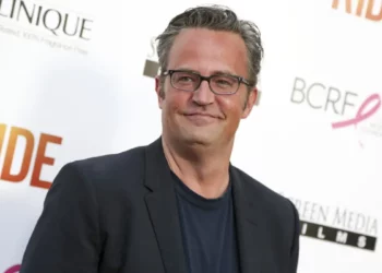 Médico acusado en relación con la muerte de Matthew Perry se declara culpable