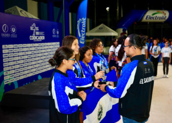 Guatemala es campeón en natación de los Codicader; El Salvador, subcampeón
