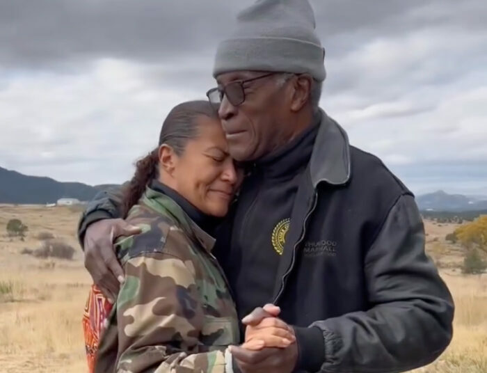 La hija de John Amos, Shannon Amos, se enteró de la muerte de su padre ‘a través de los medios de comunicación’