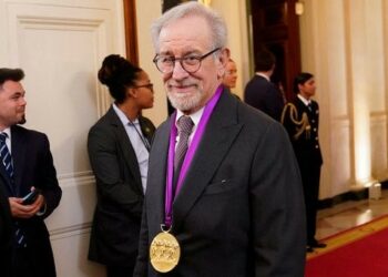 Steven Spielberg recibe una condecoración en la Casa Blanca