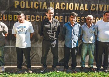 Van a juicio excombatientes del FMLN acusados de torturar y asesinar a una mujer en 1989, en Cabañas