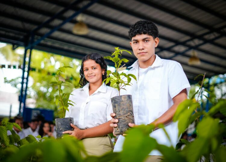Gobierno lanza proyecto «Árboles para El Salvador», en el occidente del país