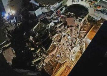 Hallan a una persona muerta en el edificio de diez pisos que se derrumbó en Argentina