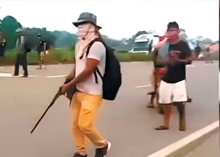 Cocaleros de Bolivia afirman que están armados y atacarán a la Policía si intentan levantar los bloqueos