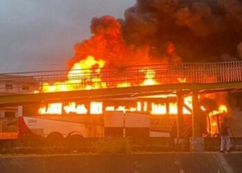 Brasil: murió carbonizado un aficionado del Cruzeiro tras una emboscada de la barra del Palmeiras