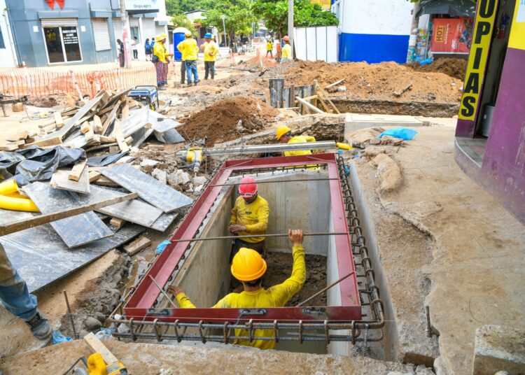 MOP avanza en el cableado subterráneo en casco urbano del Puerto de La Libertad