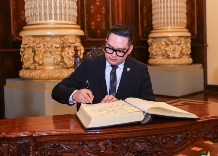 Diputado de NI asume presidencia del Parlacen